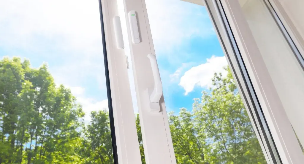 Ajax-Door-Protect-White2.webp